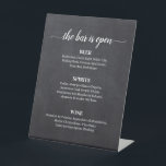 Menu Chalkboard Calligraphy Wedding Bar Reclamebord Met Voetstuk<br><div class="desc">Moderne en elegante vormgeving gedrukte Chalkboard Calligraphy Wedding Bar Menu Pedestal Sign die kan worden aangepast met jouw tekst. Bekijk de grafische kunstontwerpopslag voor andere producten die bij dit ontwerp passen!</div>