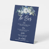 Menu Navy Blue Floral Modern Winter Wedding Bar Reclamebord Met Voetstuk (Voorkant)