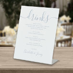 Menu Stusty Blue Elegant Script Wedding Drinken Reclamebord Met Voetstuk<br><div class="desc">Dit elegante,  stoffige blauw script minimalistische drinken menubord is perfect voor je trouwfeest. Ontworpen door: Thisnotme©</div>