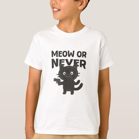 Meow or Never – Grappige Zwarte Kat T-shirt (Voorkant)
