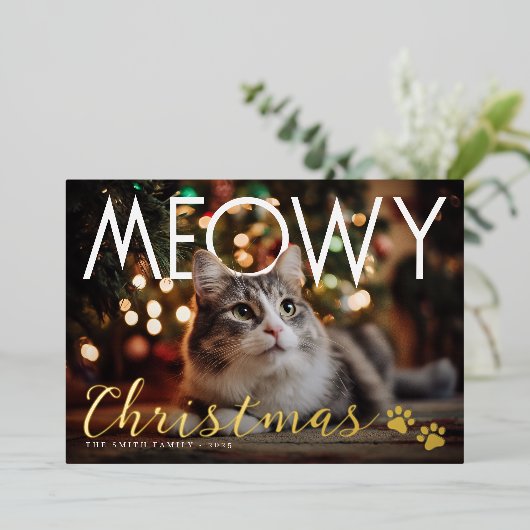 Meowy Christmas Modern Photo Holiday Card Folie Feestdagenkaart (Staand Voorkant)