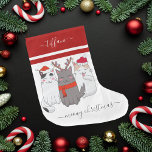 Meowy Kerst 3 Feestelijke Katten Grote Kerstsok<br><div class="desc">Vier de feestdagen in ware kattenliefhebbersstijl met onze "Meowy Christmas 3 Festive Cats Large Christmas Stocking." Deze kous heeft drie schattige cartoon katten, elk gekleed in hun vakantie best. Een doet een kerstmuts, een andere knuffelt in een rood winterkat en de middenkat steelt het show met een gewei en een...</div>