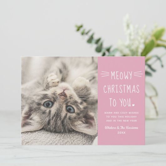 Meowy Kerstroze Funny Cat Foto Feestdagenkaart (Staand voorkant)