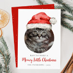 Meowy Little Christmas Santa Hat Kat Foto Feestdagenkaart<br><div class="desc">Voeg een feestelijk tintje toe aan de foto van je kat met deze schattige kerstkaart met een katthema! De kaart toont de foto van je kat in een cirkelvormig lijst met bovenaan een waterverf kerstmuts. Om het te laten lijken alsof je kat de kerstmuts draagt, gebruik je een close-upfoto van...</div>