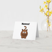 Meowza! Grappig Bruin Kitty Cat Cartoon Design Kaart (Gele Bloem)