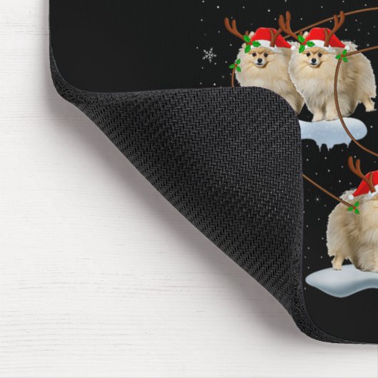 Meranian Dog Santa Sleigh Flying Funny Magical Chr Muismat (Hoek)