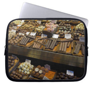 Mercat de Sant Josep, gevarieerde chocolade snoepj Laptop Sleeve