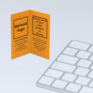 Merk en product op Oranje gevouwen Visitekaartje