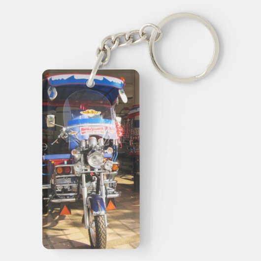 Merk New Tuk Tuk ... Udon Thani, Isaan, Thailand Sleutelhanger (achterkant)