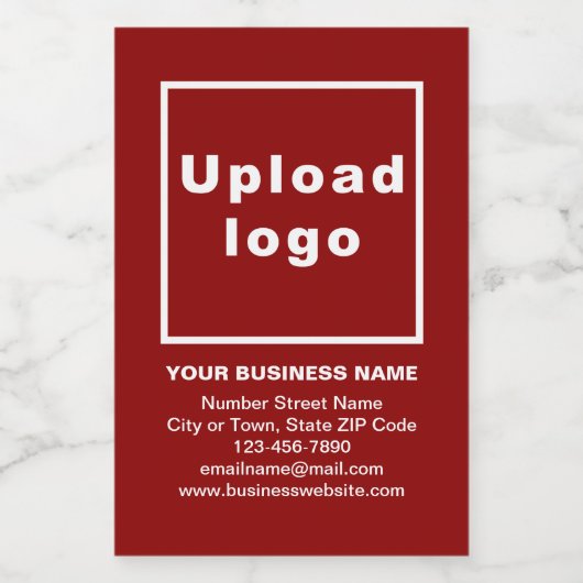 Merk voor bedrijven op etiket met rode kleine wijn (Enkel label)