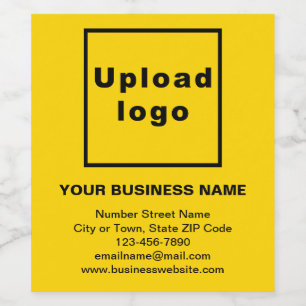 Merk voor bedrijven op gele fles wijn etiket