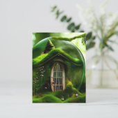 Merkhuis in een glazen orb in het mossy bos briefkaart (Staand voorkant)
