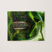 Merkhuis in een glazen orb in het mossy bos legpuzzel (Horizontaal)