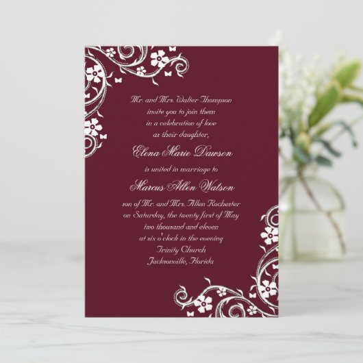 Merlot Floral Swirls Wedding Invitation Kaart (Staand voorkant)