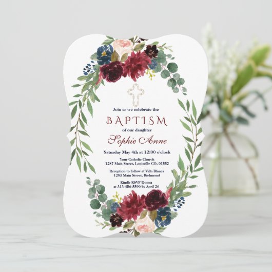 Merlot Navy Blue Floral Bloom Baptism Invite Kaart (Staand voorkant)