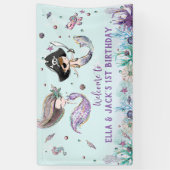 Mermaid and Pirate under the Zee Birthday Backdrop Spandoek (Verticaal)
