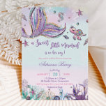 Mermaid Baby shower onder Zee Baby Girl Kaart<br><div class="desc">Whimsical mermaid baby shower-uitnodiging, met een prachtige zeemeerminstaart, schattig onder de zeeen schepsels en kleurrijke koralen tegen de regenboogdiepe oceaanachtergrond. Pas het met uw partijdetails gemakkelijk en snel aan, druk eenvoudig de pas het knoop aan om de stijl en de plaatsing van de tekst verder te herschikken en te formatteren....</div>