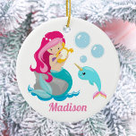 Mermaid Girl Cute Beach Narwhal Monogram Kinder Keramisch Ornament<br><div class="desc">Pas deze prachtige roze bruine maffiemmeisjes kerstversiering aan door de naam van je kind toe te voegen. Kute zeemeermin met  onderzeese zeeën en zeepbellen onder het zee. Een cadeau voor een strand of zwembad in de zomer.</div>