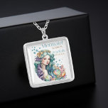 Mermaid Kisses Necklace Zilver Vergulden Ketting<br><div class="desc">Maak een statement met ons Mermaid Kisses Ketting! Dit elegante ketting heeft een ingewikkeld ontwerp van een zeemeermin,  omringd door glinsterende parelaccenten. Krijg vandaag nog jouw creëer en een unieke look waar je dol op zult zijn! #zazzlemade #generativecontent #dreamsplash #ketting #zazzleshop #zazzledesigner</div>