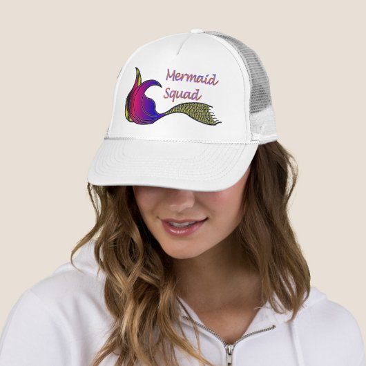 Mermaid Squad in levendige kleuren Trucker Pet (In situ)