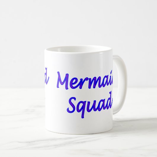 Mermaid Squad met paarse letters/roze Koffiemok (Voorkant rechts)