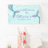 Mermaid Tail onder het Zee 'Birthday Banner' Spandoek (Insitu)