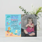 Mermaid under Zee Birthday Photo Invitation Kaart (Staand voorkant)
