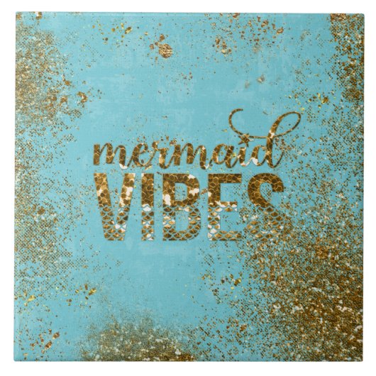 Mermaid Vibes - Gold Glitter Typografie over Blauw Tegeltje (Voorkant)