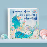 Mermaid Zee | Drink als een visstaartstaart Houten Kist Print<br><div class="desc">Whimsical, zee genaamd roestachtig houten bord, kenmerkt een waterverf zeemeermin die in de oceaan rondlekt met een paar visvrienden, geniet van de koraalriffen en een tropische drink met een "Natuurlijk drink ik als een vis, ik ben een zeemeerminnende" titel in blauw boksblauwe borstelstreekbekje. Ideaal voor kust, strandhuis en boot, en...</div>