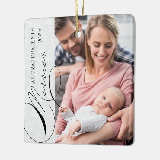 Merrier as Grandouders Vertical Photo Snowflake Keramisch Ornament (Links)