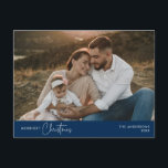 Merriest Christmas Family Foto, Winter Happiness Briefkaart<br><div class="desc">Vrolijkste kerst. Vier het seizoen met deze familiefoto gezellige leuke vrolijke winter en nieuwjaar Navy Blue briefkaart. Het is volledig aanpasbaar en gepersonaliseerd met uw eigen begroetingsberichten. Voeg uw retouradres toe voor eenvoudige verzending. Het is eenvoudig, gemakkelijk, maar modern gezellig en feestelijk. Dit is het ideale briefkaart om uw vakantiewensen...</div>