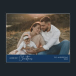 Merriest Christmas Family Foto, Winter Happiness Briefkaart<br><div class="desc">Vrolijkste kerst. Vier het seizoen met deze familiefoto gezellige leuke vrolijke winter en nieuwjaar Navy Blue briefkaart. Het is volledig aanpasbaar en gepersonaliseerd met uw eigen begroetingsberichten. Voeg uw retouradres toe voor eenvoudige verzending. Het is eenvoudig, gemakkelijk, maar modern gezellig en feestelijk. Dit is het ideale briefkaart om uw vakantiewensen...</div>