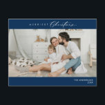 Merriest Christmas Family Foto, Winter Happiness Briefkaart<br><div class="desc">Vrolijkste kerst. Vier het seizoen met deze familiefoto gezellig vrolijk vrolijk marineblauw briefkaart het is volledig aanpasbaar en gepersonaliseerd met uw eigen begroetingsberichten. Voeg uw retouradres toe voor eenvoudige verzending. Het is eenvoudig,  gemakkelijk,  maar modern gezellig en feestelijk. Dit is het ideale briefkaart om uw vakantiewensen door te geven.</div>