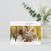 Merriest Christmas Family Photo Outdoor Pine Trees Briefkaart (Staand voorkant)