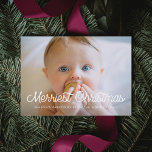Merriest Christmas Retro familie foto vakantie Briefkaart<br><div class="desc">Een moderne typografie voor dit collectie van fotokaarten. Aanpassen met je favoriete afbeelding. U kunt de kleur van de doopvont in uw het houden ook gemakkelijk veranderen.</div>
