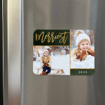Merriest Faux Gold Foil 2 Foto Vakantie Magneet<br><div class="desc">Aangepaste afgedrukte vakantiefotomagneten met eenvoudige sjablonen voor maatwerk. Dit stijlvolle ontwerp heeft een 2-foto collage lay-out op een groene waterverf achtergrond. De tekst van het moderne kalligrafiescript zegt Merriest in faux gold folie. Personaliseer het met je eigen afbeeldingen en voeg hieronder het jaartal of een andere aangepaste tekst toe. Houd...</div>