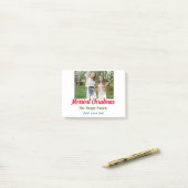 Merriest joyful kerstvakantie voeg familienaam toe post-it® notes (Op bureau)
