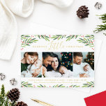 Merriest Little Christmas Fotocollage met goud Folie Feestdagenkaart<br><div class="desc">Elegante "Merriest Little Christmas" geboortekaartje vakantie kaart bevat een collage van drie foto ruimtes en aangepaste echte gouden folie tekst die kan worden gepersonaliseerd om de komst van uw nieuwe baby jongen of meisje aan te kondigen. Inclusief een witte achtergrond met groene waterverf beschilderde groene takjes en rode bessen. Dit...</div>