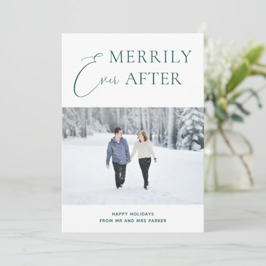 Merrily Ever After Green Script Kerstfoto Feestdagenkaart (Staand voorkant)