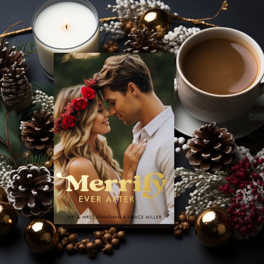 Merrily Ever After Moderne Retro Typografie Foto Folie Feestdagenkaart