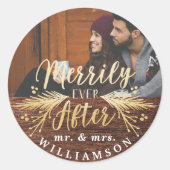 Merrily Ever Na Rustieke Mr. & Mrs Eerste Kerstmis Ronde Sticker (Voorkant)