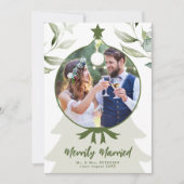 Merrily getrouwd pasgetrouwd foto groen Kerstmis Feestdagenkaart (Voorkant)