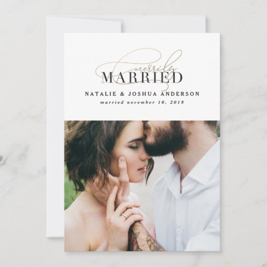 Merrily getrouwde huwelijksaankondiging feestdagenkaart (Voorkant)