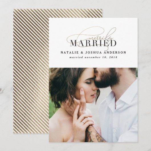 Merrily getrouwde huwelijksaankondiging feestdagenkaart (Voorkant / Achterkant)