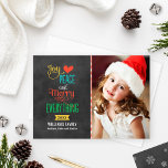 Merry Alles Colorful Chalkboard Photo Feestdagenkaart<br><div class="desc">De eenvoudige en stijlvolle kerstfotokaartgroet is voorzien van de zinsnede "Joy, Love, Peace and Merry Alles" in gedurfde kleuren en moderne tekst op een zwarte achtergrond van de tekenstijl. Witte sneeuwvlokken verkleden de achterkant van de kaart. Personaliseer met uw foto (portretformaat) en met douanetekst. Koolsteengrijs / zachte zwarte achtergrond met...</div>