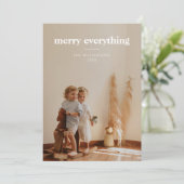 Merry Alles | Minimale Kerstmis met fotobedekking Feestdagenkaart (Staand voorkant)
