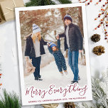 Merry Alles Trendy Red Familie Foto Feestdagenkaart<br><div class="desc">Stuur kerstvakantie groeten met deze schattige Merry Everything Happy Always kaart in een modern trendy rood design. Terug: Vrolijk alles ~ Ik wens je altijd geluk. Personaliseer met uw familienaam en individuele namen. Deze vakantiekaart voor familiefoto is een favoriet onder al uw familie en vrienden. Bezoek ons collectie voor het...</div>
