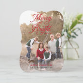 Merry and Bright Elegant Red Script Photo Collage Feestdagenkaart (Staand voorkant)
