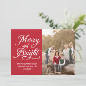 Merry and Bright Elegant Red Script Photo Collage Feestdagenkaart (Staand voorkant)