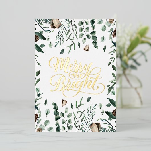 Merry and Bright Elegant Script Magnolia Greenery Folie Feestdagenkaart (Staand Voorkant)